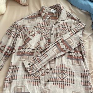 BKE Women’s Aztec-Print Button-Up Shirt